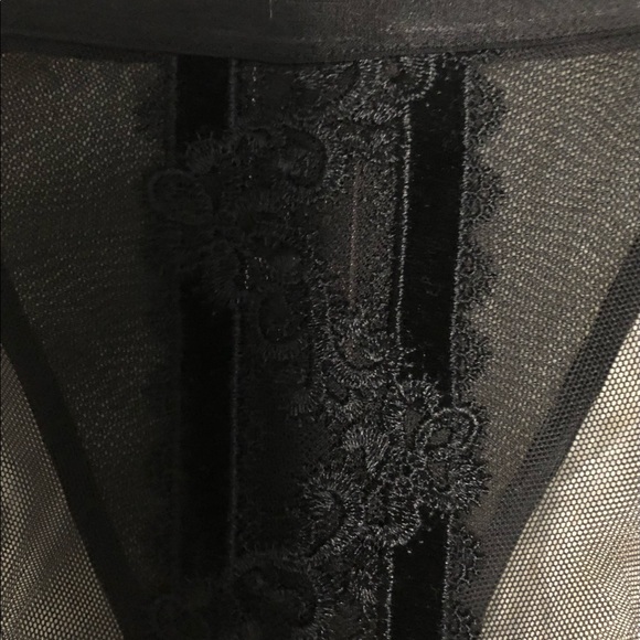 Victoria’s Secret 34D & Small Brazilian Lace Mesh Panty & Unlined Demi Bra Set - Picture 11 of 14